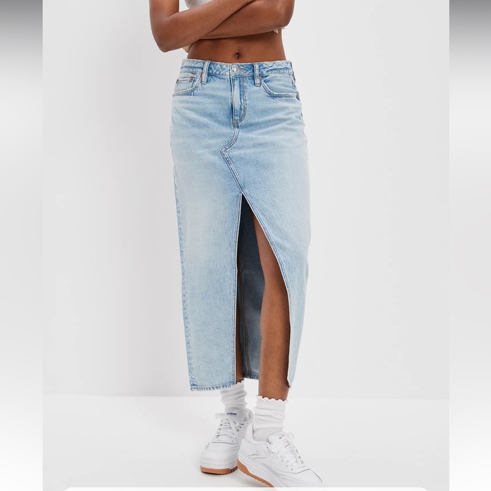 AE Dreamy Drape Low Rise Denim Maxi Skirt
